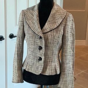 Tahari black/white tweed 3 button front blazer, size 6